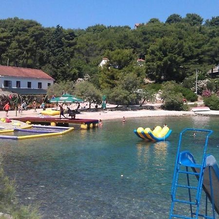 Apartments Vlado - 50M From The Sea Rogač Exteriör bild