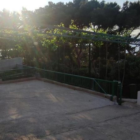 Apartments Vlado - 50M From The Sea Rogač Exteriör bild