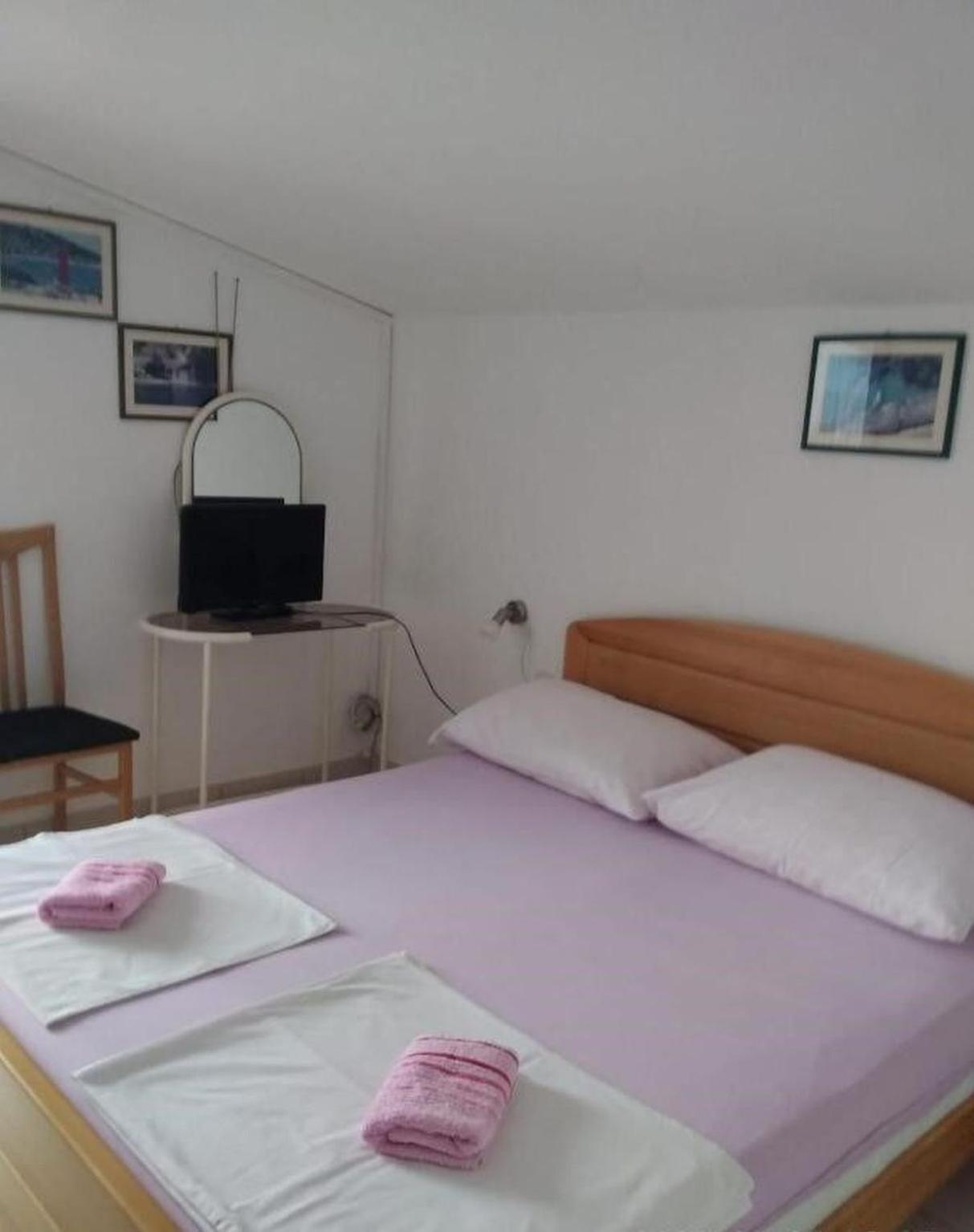 Apartments Vlado - 50M From The Sea Rogač Exteriör bild