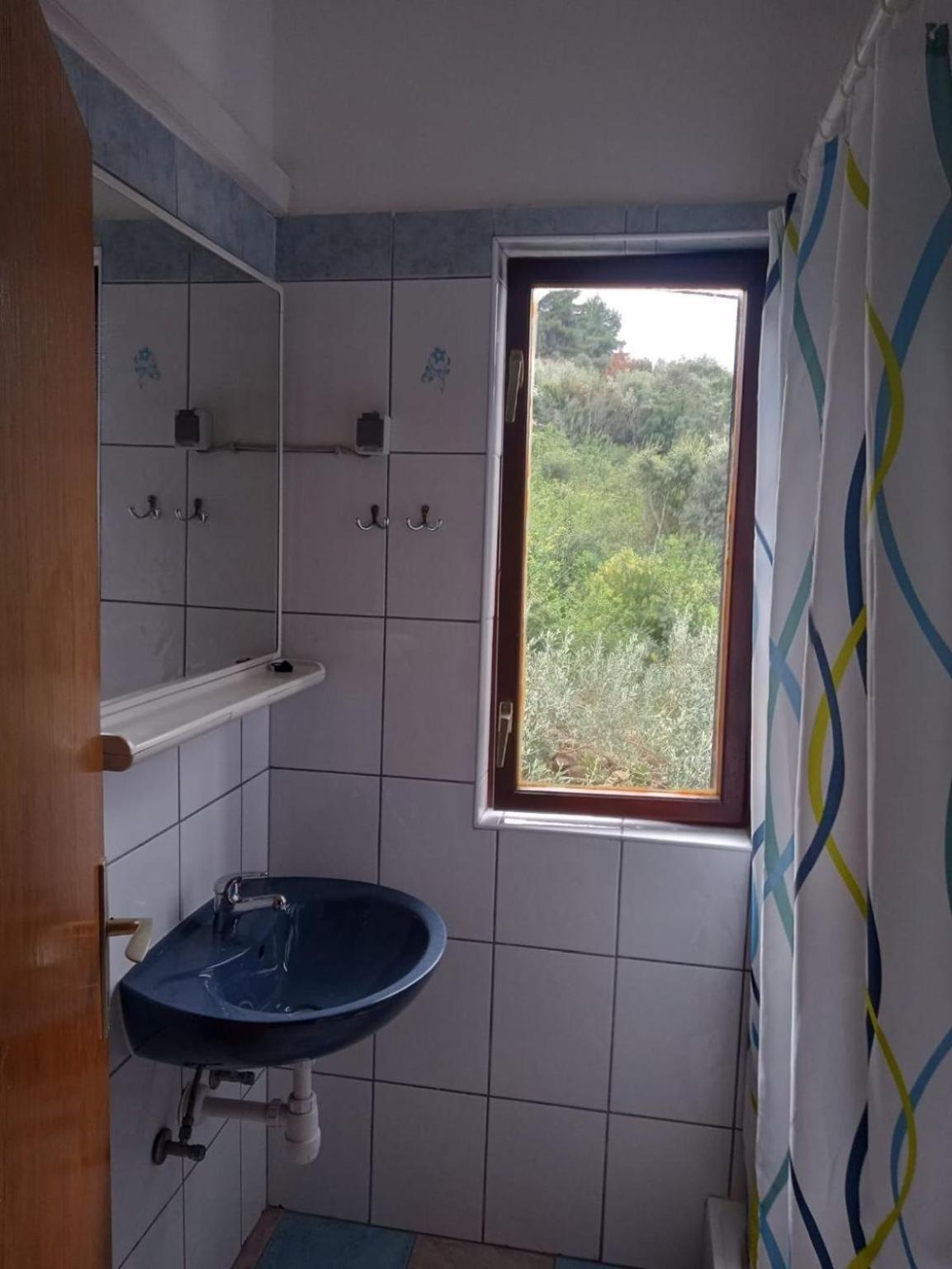 Apartments Vlado - 50M From The Sea Rogač Exteriör bild