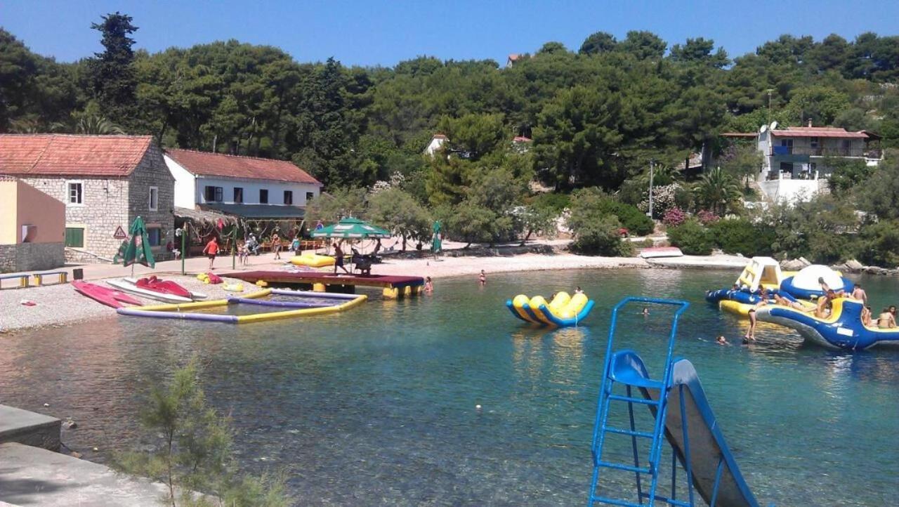 Apartments Vlado - 50M From The Sea Rogač Exteriör bild