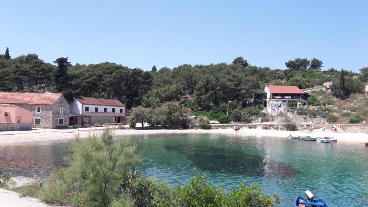 Apartments Vlado - 50M From The Sea Rogač Exteriör bild